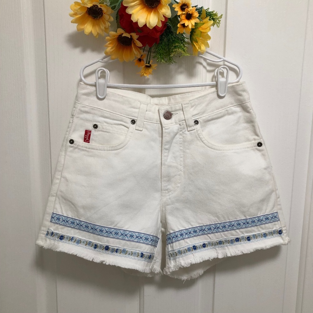 NWOT - Outlaw White Denim Shorts with Ribbon Trim